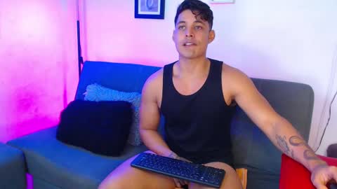 Snapshot of axell_dior chatting on 01/17/25, 02:50 axell online show from 01/17/25, 02:50