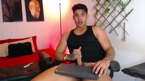 Snapshot of axell_dior chatting on 02/19/25, 02:01 axell online show from 02/19/25, 02:01