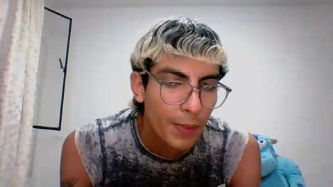 Snapshot of axellatino_ chatting on 12/06/24, 06:15 Axel online show from 12/06/24, 06:15