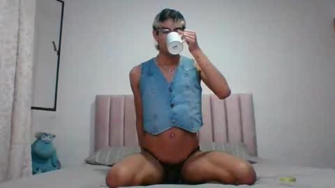 Snapshot of axellatino_ chatting on 12/13/24, 01:48 Axel online show from 12/13/24, 01:48