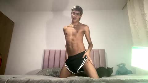 Snapshot of axellatino_ chatting on 01/02/25, 03:26 Axel online show from 01/02/25, 03:26