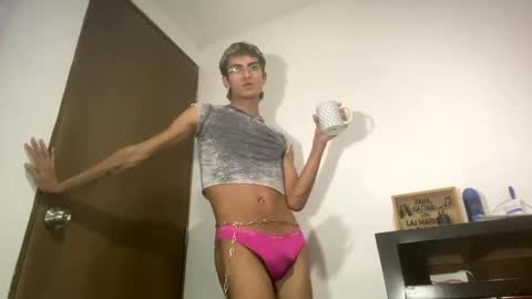 Snapshot of axellatino_ chatting on 01/14/25, 01:36 Axel online show from 01/14/25, 01:36
