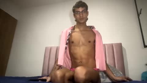Snapshot of axellatino_ chatting on 01/22/25, 05:59 Axel online show from 01/22/25, 05:59