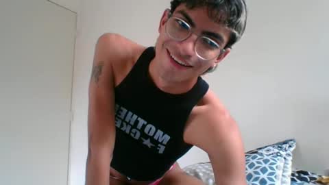 Snapshot of axellatino_ chatting on 02/09/25, 10:00 Axel online show from 02/09/25, 10:00
