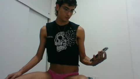 Snapshot of axellatino_ chatting on 02/13/25, 02:12 Axel online show from 02/13/25, 02:12