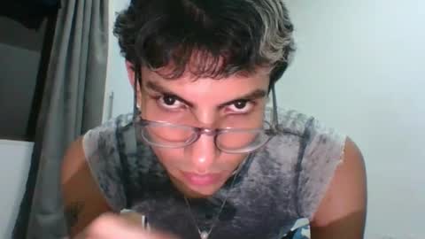 Snapshot of axellatino_ chatting on 02/14/25, 02:07 Axel online show from 02/14/25, 02:07