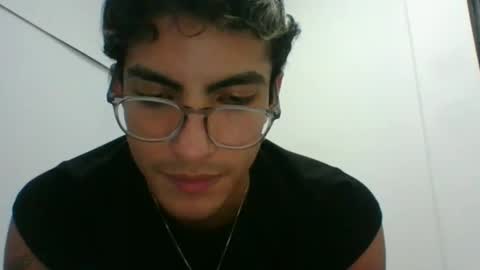 Snapshot of axellatino_ chatting on 02/27/25, 11:15 Axel online show from 02/27/25, 11:15