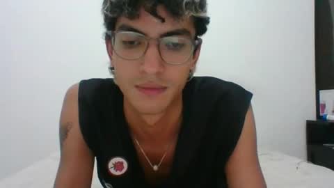 Snapshot of axellatino_ chatting on 03/11/25, 05:49 Axel online show from 03/11/25, 05:49