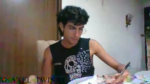 Snapshot of axellatino_ chatting on 09/30/25, 02:16 Axel online show from 09/30/25, 02:16