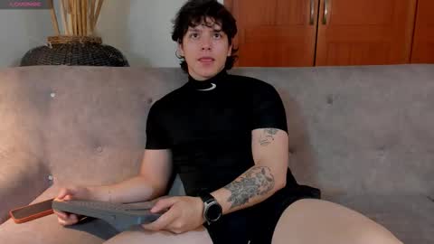 Axel Raven online show from 10/21/25, 07:58