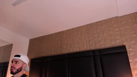 Axel Thompsom online show from 10/10/25, 12:04