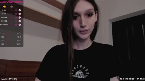 Snapshot of ayn3q chatting on 12/06/24, 12:05 AYNEK fansly online show from 12/06/24, 12:05