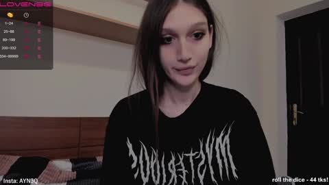 Snapshot of ayn3q chatting on 12/08/24, 12:19 AYNEK fansly online show from 12/08/24, 12:19