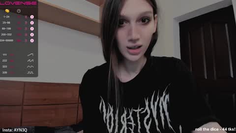 Snapshot of ayn3q chatting on 12/21/24, 04:30 AYNEK fansly online show from 12/21/24, 04:30