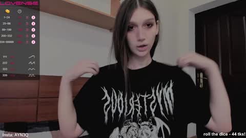 Snapshot of ayn3q chatting on 12/21/24, 07:45 AYNEK fansly online show from 12/21/24, 07:45