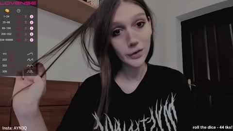 Snapshot of ayn3q chatting on 01/04/25, 06:30 AYNEK fansly online show from 01/04/25, 06:30