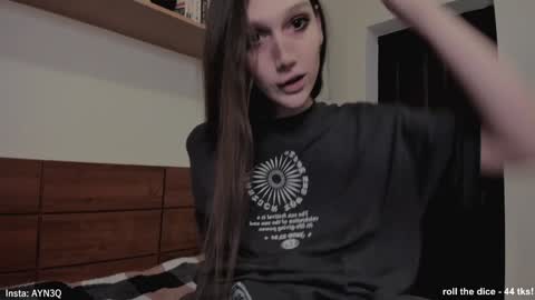 Snapshot of ayn3q chatting on 01/16/25, 05:23 AYNEK fansly online show from 01/16/25, 05:23