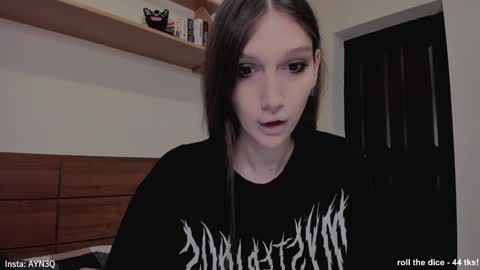 Snapshot of ayn3q chatting on 01/18/25, 04:31 AYNEK fansly online show from 01/18/25, 04:31