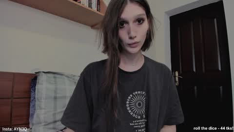 Snapshot of ayn3q chatting on 02/04/25, 08:02 AYNEK fansly online show from 02/04/25, 08:02