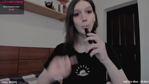 Snapshot of ayn3q chatting on 02/08/25, 09:35 AYNEK fansly online show from 02/08/25, 09:35