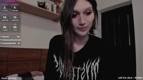 Snapshot of ayn3q chatting on 03/02/25, 01:15 AYNEK fansly online show from 03/02/25, 01:15