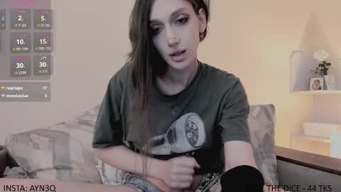 Snapshot of ayn3q chatting on 09/14/25, 12:32 AYNEK fansly online show from 09/14/25, 12:32