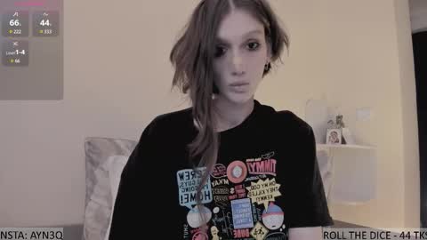 Snapshot of ayn3q chatting on 11/01/25, 01:18 AYNEK fansly online show from 11/01/25, 01:18