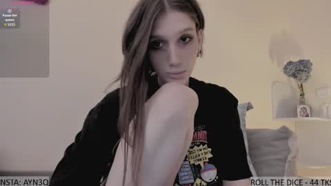 Snapshot of ayn3q chatting on 11/23/25, 05:46 AYNEK fansly online show from 11/23/25, 05:46