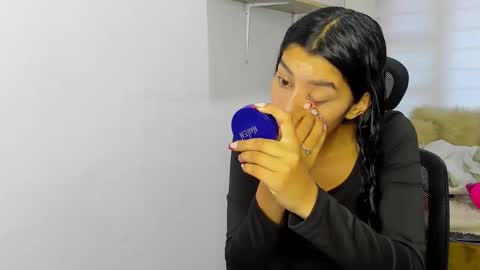 aysha_winxx online show from 10/21/25, 11:33