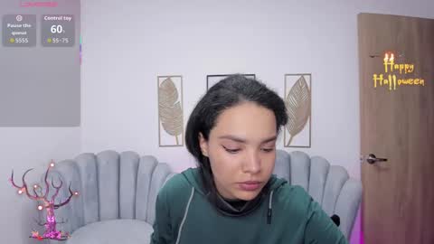 Snapshot of ayshel_cooperr chatting on 10/25/25, 04:20 ayshel_cooperr online show from 10/25/25, 04:20