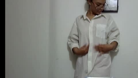 Snapshot of ayshel_cooperr chatting on 11/14/25, 12:31 ayshel_cooperr online show from 11/14/25, 12:31