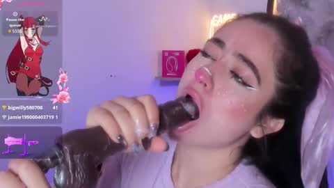 Snapshot of ayshel_lira chatting on 11/21/25, 02:05 ayshel_lira online show from 11/21/25, 02:05