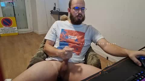 Snapshot of azagal22 chatting on 01/01/25, 08:02 justin online show from 01/01/25, 08:02