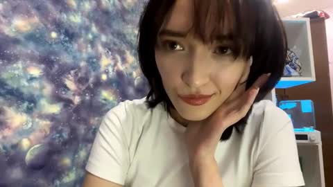 Snapshot of azaleegansen chatting on 10/28/25, 01:36 Minro online show from 10/28/25, 01:36