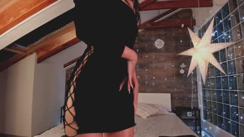 azaliaswallows online show from 02/05/25, 01:54