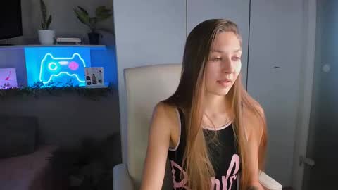 Sofia online show from 01/11/25, 01:43