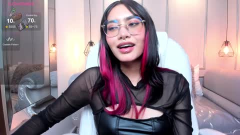 Snapshot of azurakindong chatting on 12/28/24, 10:23 Azura online show from 12/28/24, 10:23