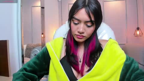 Snapshot of azurakindong chatting on 03/11/25, 10:42 Azura online show from 03/11/25, 10:42