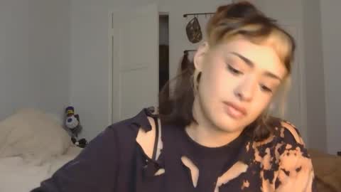 Snapshot of b_girl99 chatting on 09/30/25, 08:58 bgorl online show from 09/30/25, 08:58