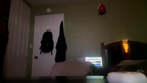 Snapshot of b_johnson530 chatting on 11/16/25, 04:12 b_johnson530 online show from 11/16/25, 04:12