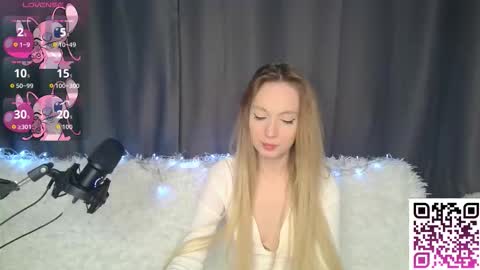 Foxy online show from 09/14/25, 08:08