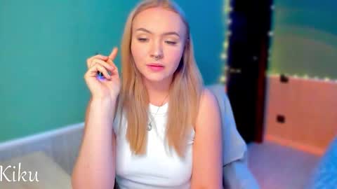 Snapshot of baby_kiku chatting on 11/13/25, 11:14 Heyy Im Kikuuu Im so energetic Catch my vibe online show from 11/13/25, 11:14