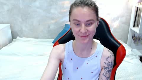Snapshot of baby_kitte chatting on 09/30/25, 04:01 baby_kitte online show from 09/30/25, 04:01