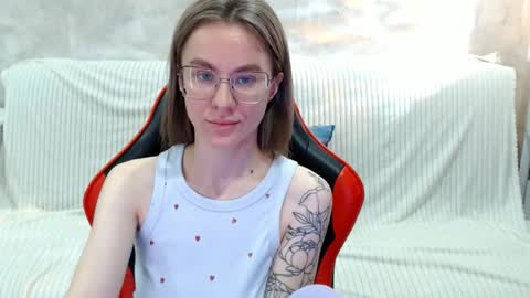 baby_kitte online show from 10/09/25, 04:32