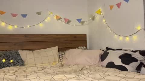 Snapshot of baby_meimei chatting on 01/07/25, 11:56 mei online show from 01/07/25, 11:56