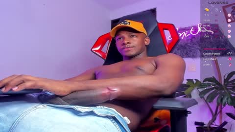 Snapshot of baby_smith chatting on 12/12/24, 02:26 FOLLOW ME online show from 12/12/24, 02:26