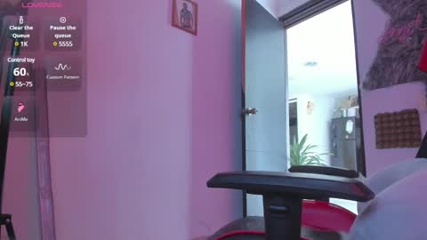 Snapshot of baby_smith chatting on 03/07/25, 02:23 FOLLOW ME online show from 03/07/25, 02:23