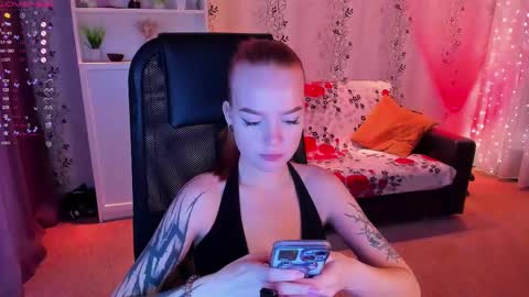 Snapshot of babyfoxyy chatting on 02/24/25, 09:32 maddy online show from 02/24/25, 09:32