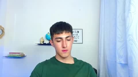 Snapshot of babymaik chatting on 12/19/24, 12:02 babymaik online show from 12/19/24, 12:02
