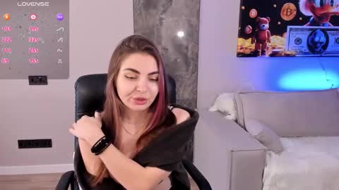 Snapshot of babyy_doll chatting on 12/16/24, 08:09 JOIN FAN CLUB TO GET MY CONTENT FOR FREE online show from 12/16/24, 08:09